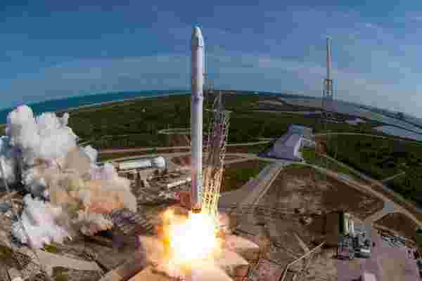 SpaceX打破了波音-洛克希德公司在军事太空发射上的垄断地位