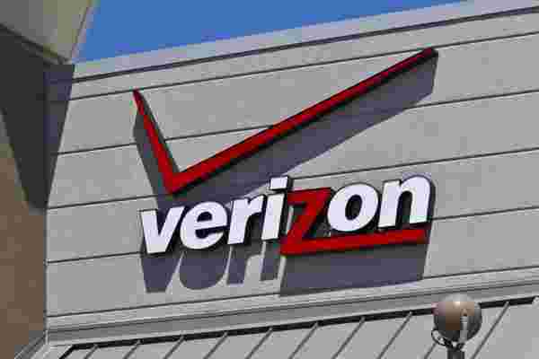 Verizon将以30亿美元的价格收购雅虎的互联网业务
