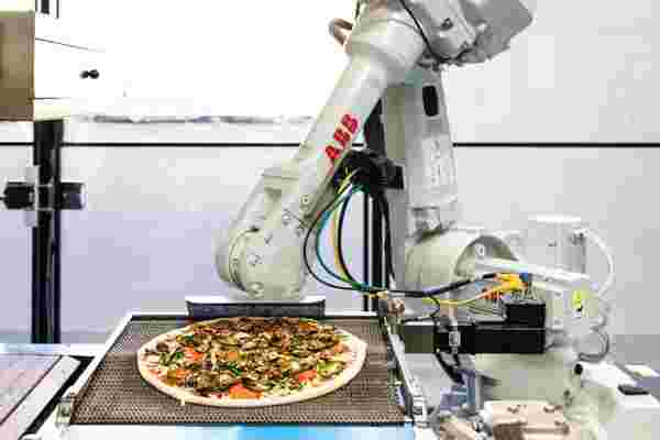 这家初创公司使用机器人在途中烘烤比萨饼以进行交付