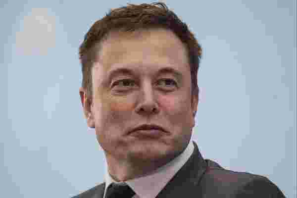 为什么埃隆·马斯克 (Elon Musk) 刚刚访问五角大楼？哦，对了，谈钢铁侠西装。也许吧。