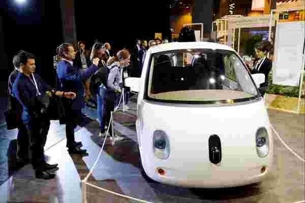 谷歌在自动驾驶汽车方面取得了进展，突破了200万英里大关